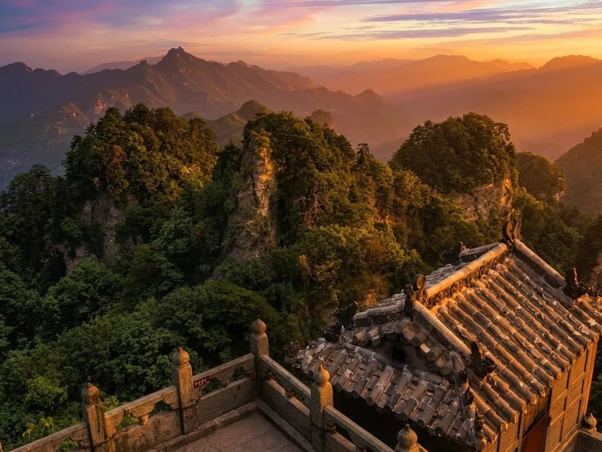 Комплекс древних строений в горах Уданшань (Wudangshan)