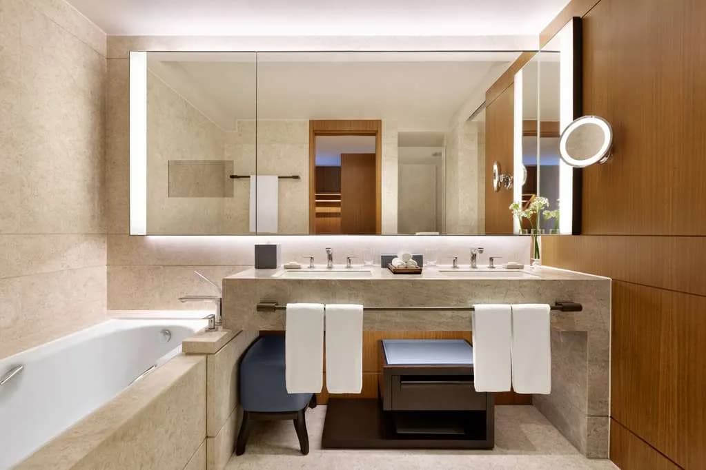 Kerry Hotel Hong Kong by Shangri-la - 4
